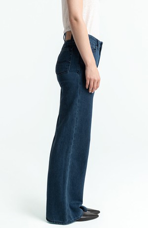 Jane flare jeans alex dark worn from Sophie Stone