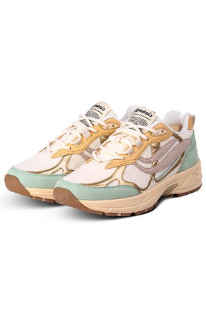 G-eco '99 sneaker metallic mint gold sand from Sophie Stone