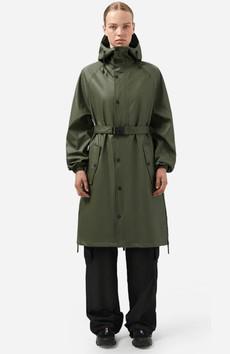 Original Saddle Army Green regenjas via Sophie Stone