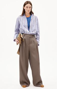Kaayua broek walnut cream via Sophie Stone