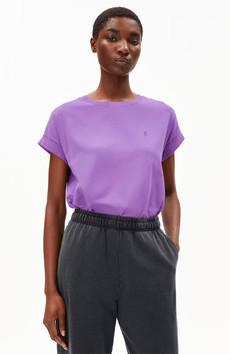Idaara t-shirt orchid via Sophie Stone
