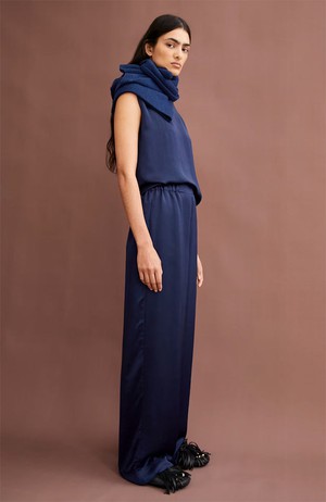 Jonvaali naiaa tinted navy from Sophie Stone