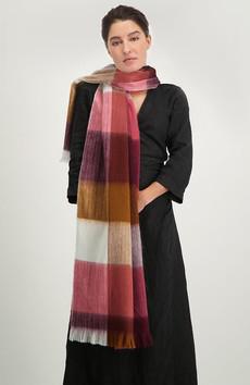 Sjaal blocked plum via Sophie Stone