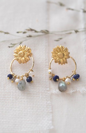 Euphoria oorbellen blauw gold from Sophie Stone