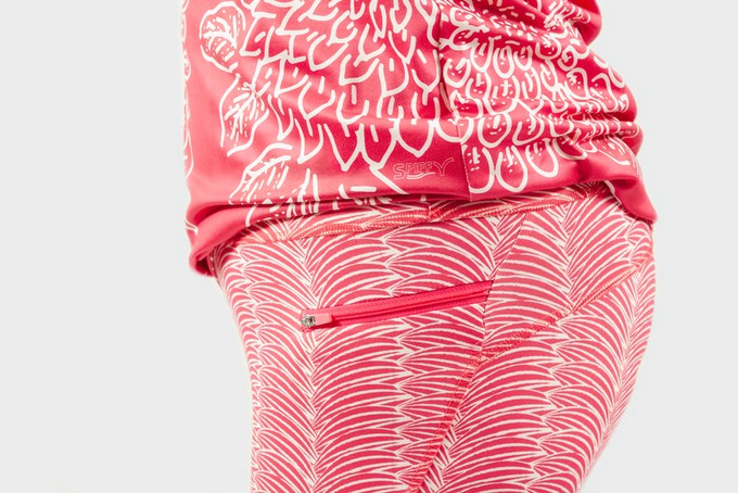 Happy 3/4 legging raspberry waves from Spiffy Active Happy 3/4 legging raspberry waves from Spiffy Active