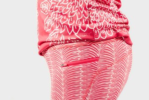 Happy 3/4 legging raspberry waves from Spiffy Active Happy 3/4 legging raspberry waves from Spiffy Active