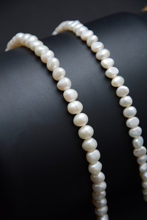 THE SQUIGGLY PEARL NECKLACE from squïd studios