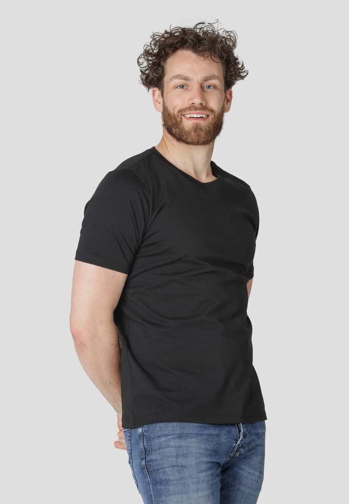 Holmen Tee Black from Superstainable