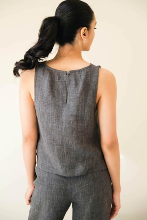 Jip Croptop | Linnen Antraciet from Sûr Atelier