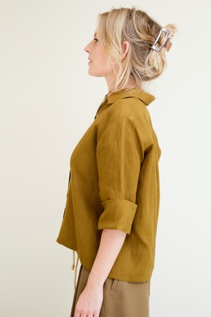 Blouse Splitjes | Linnen Olijfgroen from Sûr Atelier