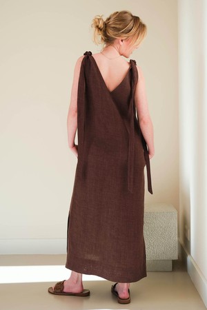 Haifa Zomerjurk | Linnen Bruin from Sûr Atelier