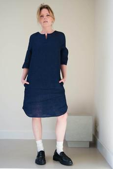 Zomerse Hes Jurk | Linnen Indigo via Sûr Atelier