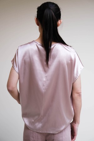 Corinne Top | Zijde Roze from Sûr Atelier