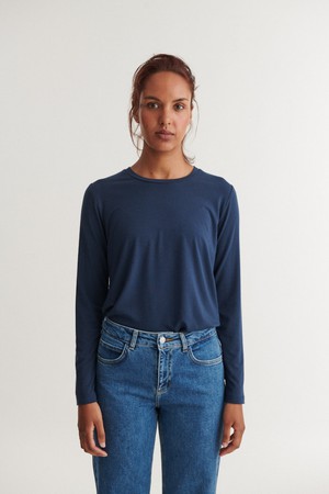Top Jolanda Tee LS Navy from The Blind Spot