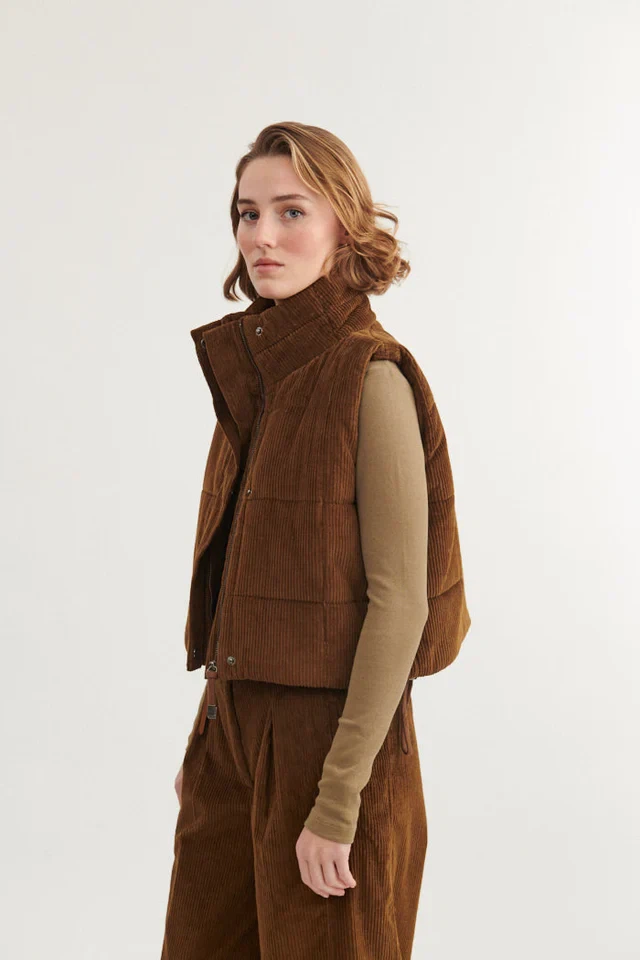 Bodywarmer Isa Vest Desert Palm from The Blind Spot