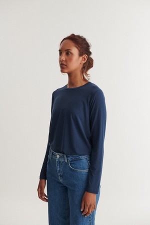 Top Jolanda Tee LS Navy from The Blind Spot