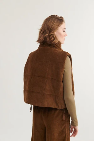 Bodywarmer Isa Vest Desert Palm from The Blind Spot