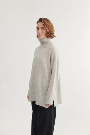 Sweater Line T Neck Light Grey Melange from The Blind Spot