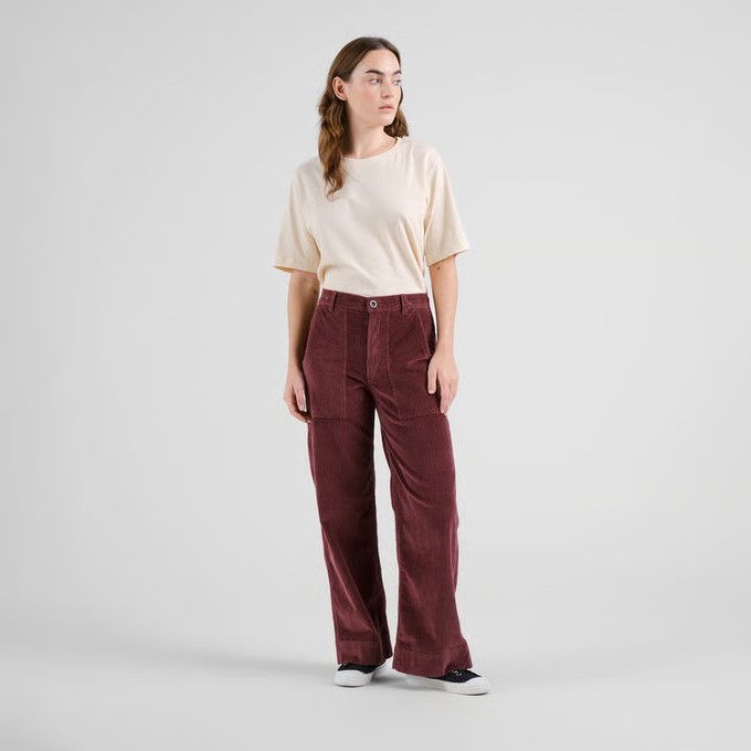 Workwear Broek Vara Workwear Corduroy Fig Red from The Blind Spot