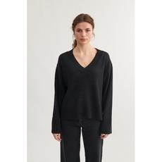 Sweater Cady V Neck Dark Grey via The Blind Spot
