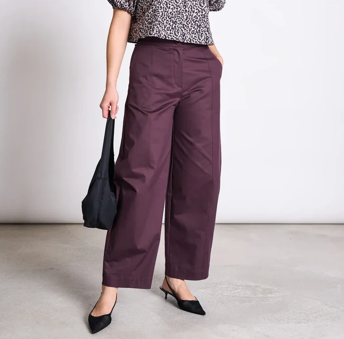 Broek Cotton Barrel Pants Yauri Cherry Lacquer from The Blind Spot
