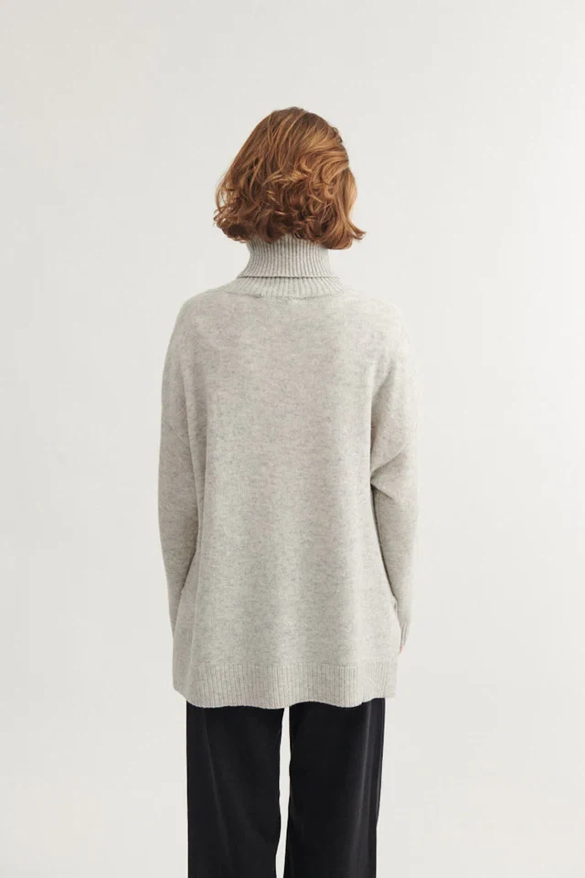Sweater Line T Neck Light Grey Melange from The Blind Spot