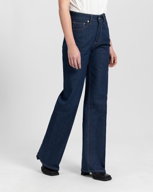 Kuyichi | Harper Loose Flare Jeans Dry from The Blind Spot