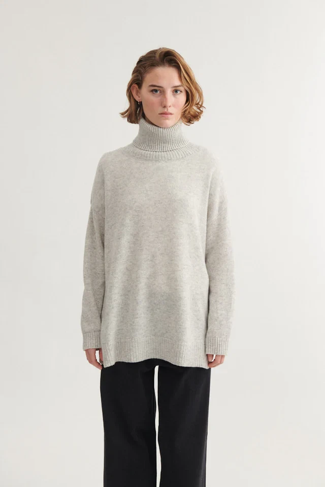 Sweater Line T Neck Light Grey Melange from The Blind Spot