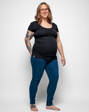 Maternity Tshirt Top in Black Organic Cotton from The Bshirt