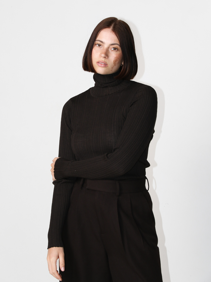 Ribbed brown Roll Neck | Rhea. from The Collection One