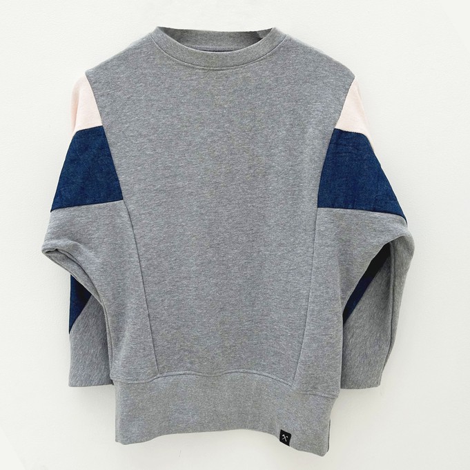 Sweatshirt - AMY - RE-DENIM-aus 4 verschiedenen recycelten Stoffen-hellrosa, Denim, grau from The Driftwood Tales