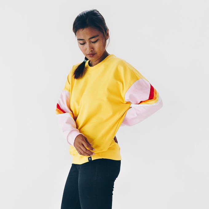 Sweatshirt - loose fit - made of organic cotton - yellow + rainbowº from The Driftwood Tales