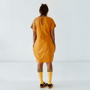 Jurk - gerecycled katoen - turmeric from The Driftwood Tales