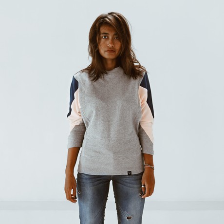 Sweatshirt - AMY - gemaakt van 4 verschillende gerecyclede stoffen - lichtroze, denim, grijs from The Driftwood Tales