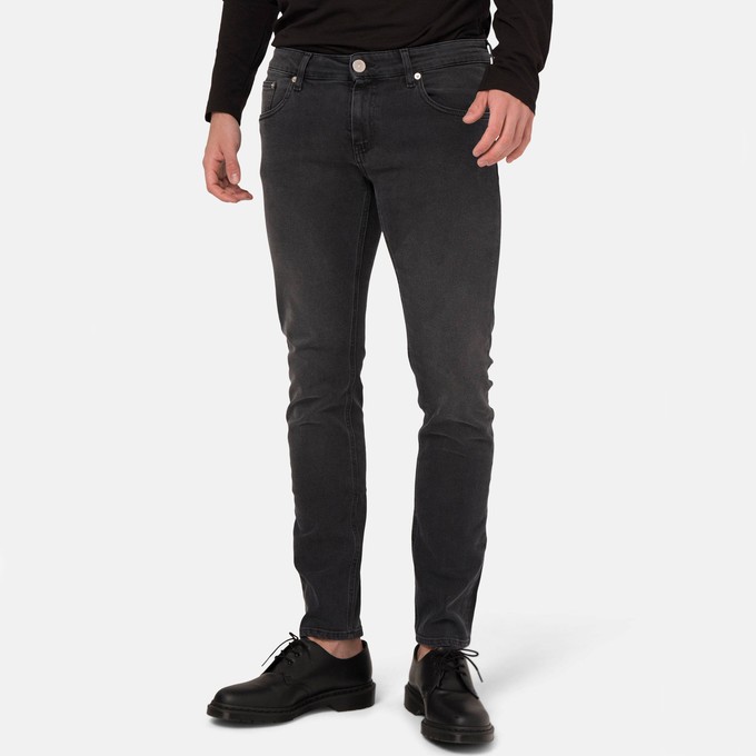 Mud Jeans - Regular Dunn - Stone Black from The Driftwood Tales Mud Jeans - Regular Dunn - Stone Black from The Driftwood Tales
