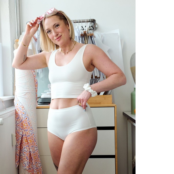 White Organic Cotton Cropped Tank Top from TIZZ & TONIC