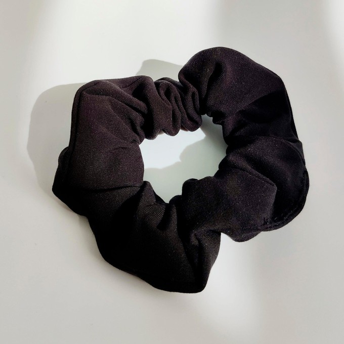 Uni-Colour Organic Cotton Scrunchies from TIZZ & TONIC