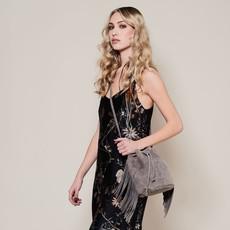 Capri - suede crossbody fringe bag with woven leather embroidery - grey van Treasures-Design