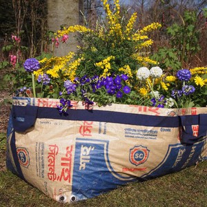 Plantenzak van gerecyclede cementzak | groot from Tulsi Crafts