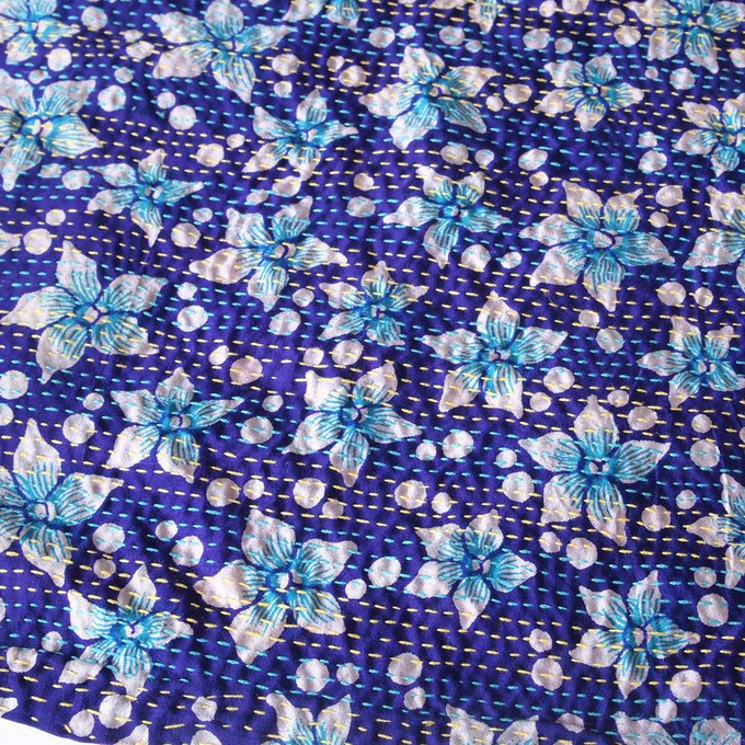 Kantha sjaal van zijden sari’s groot | tara from Tulsi Crafts