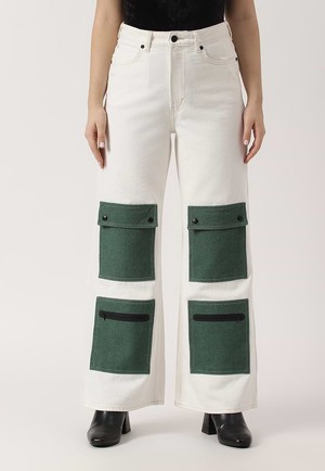 Re.Street Multi-Pocket | Weiße High-Rise-Jeans mit normalem, weitem Bein from Un Denim