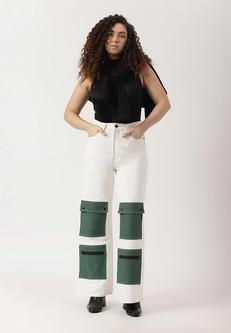 Re.Street Multi-Pocket | Weiße High-Rise-Jeans mit normalem, weitem Bein via Un Denim