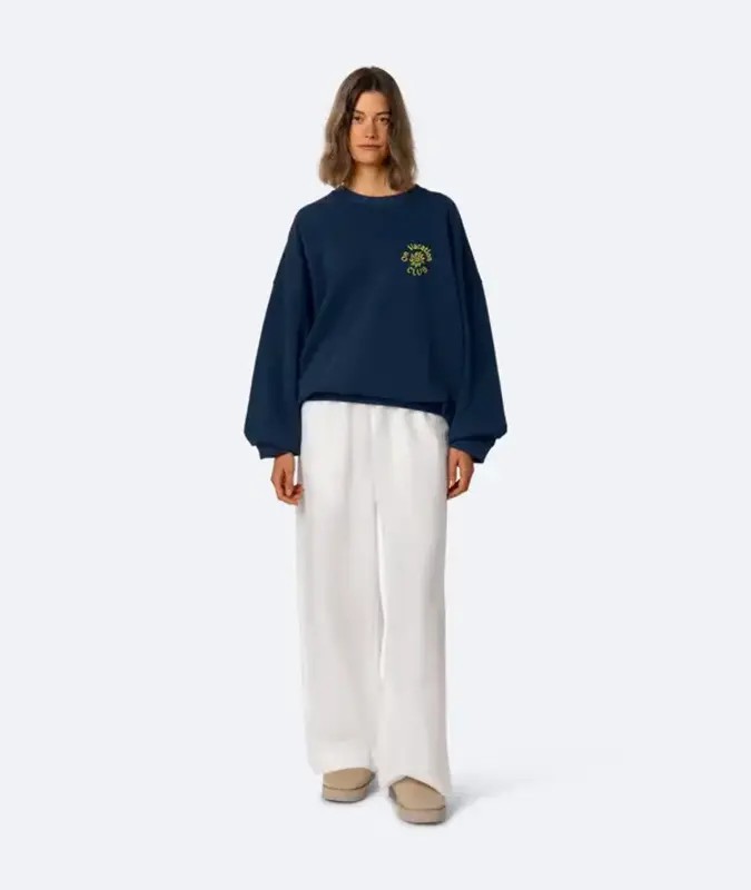 On Vacation Cruise Sweater Donkerblauw from UP TO DO GOOD