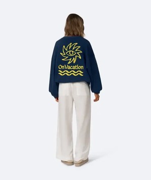 On Vacation Cruise Sweater Donkerblauw from UP TO DO GOOD