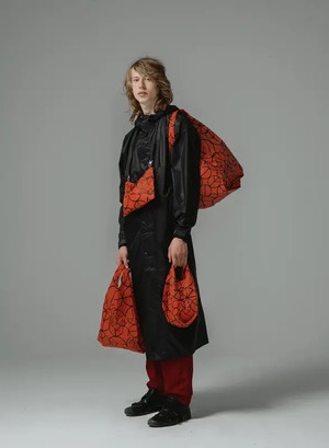 Susan Bijl The New Shopping Bag Peace Oranda M from UP TO DO GOOD