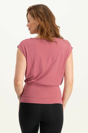 Mula Yoga top – Hibiscus from Urban Goddess