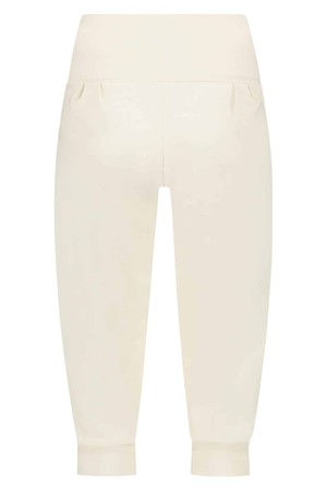 Sukha Yoga Capri – Off White from Urban Goddess