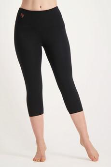 Satya Capri Yoga-Leggings – Bloom via Urban Goddess