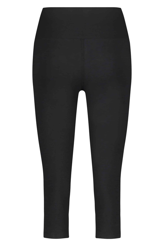 Satya Yoga Capri Leggings – Urban Black from Urban Goddess