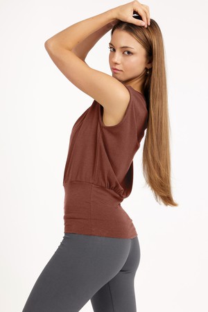 Mula Yoga Top – Mocca from Urban Goddess Mula Yoga Top – Mocca from Urban Goddess